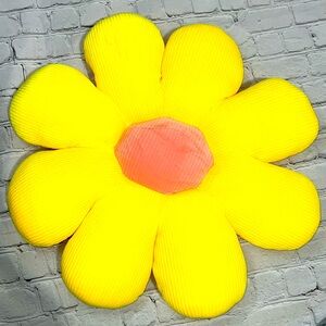 🌼Flower Pillow - Yellow & Pink